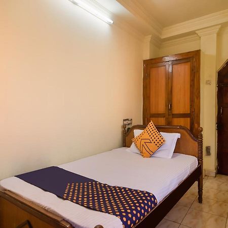 Spot On 73931 Hotel Rolls Hub Kota  Luaran gambar