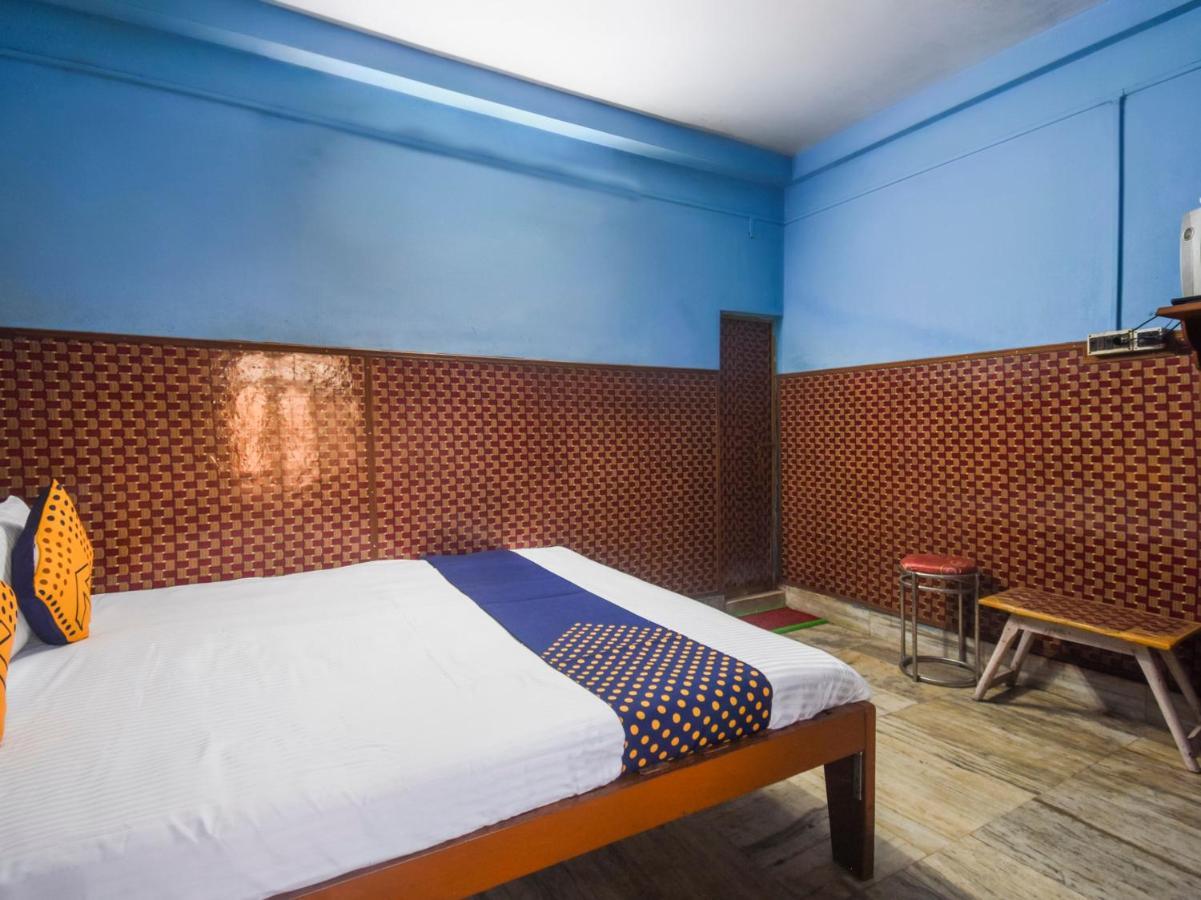 Spot On 73931 Hotel Rolls Hub Kota  Luaran gambar