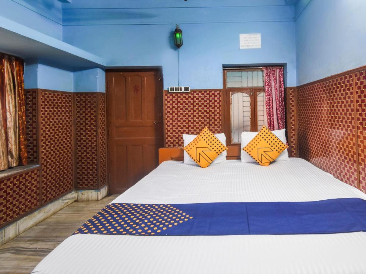 Spot On 73931 Hotel Rolls Hub Kota  Luaran gambar